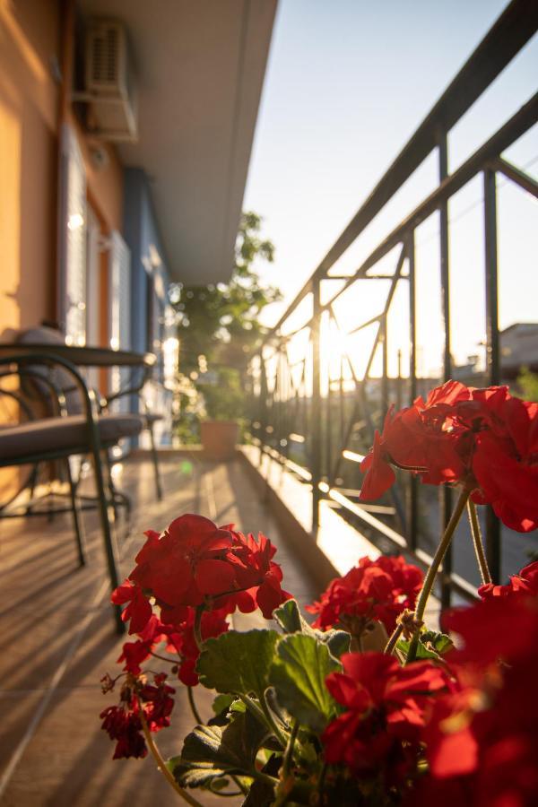Tsertos Apartments Kamena Vourla Exterior photo