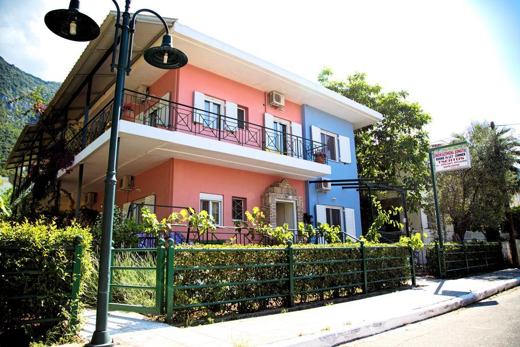 Tsertos Apartments Kamena Vourla Exterior photo