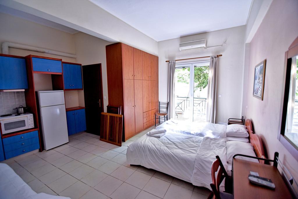 Tsertos Apartments Kamena Vourla Exterior photo